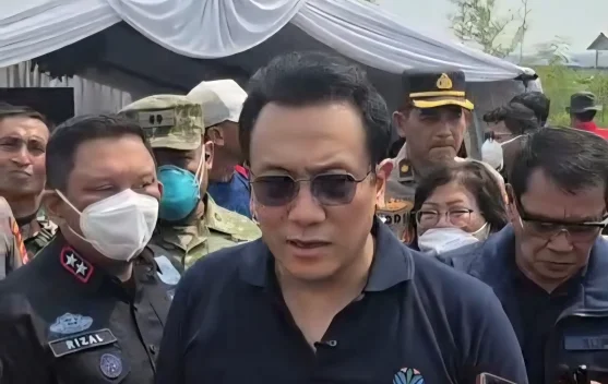 Drone thermal memantau kebakaran di TPA Jatiwaringin dari udara
