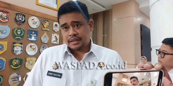 Gubernur Sumatera Utara Bobby Nasution saat rapat koordinasi soal distribusi BBM