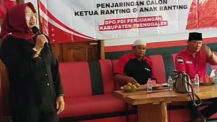 Pertemuan kader PDI Perjuangan saat penjaringan ketua ranting di Trenggalek