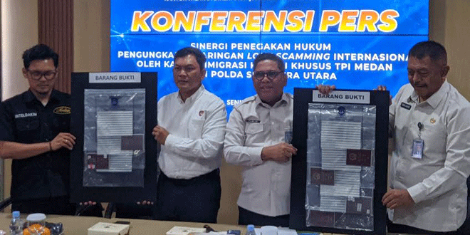 Tim gabungan mengamankan tersangka dan barang bukti dalam penggerebekan jaringan love scam di Medan