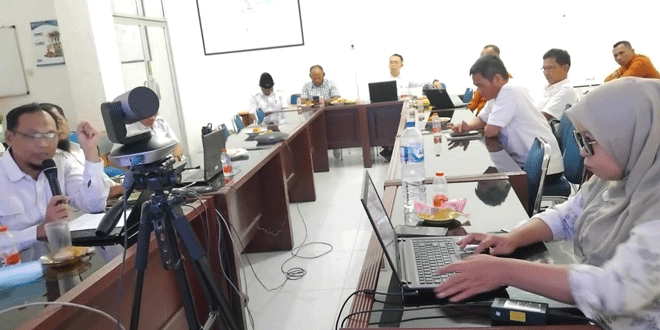 Peserta FGD Bapperida dan BRIN membahas pemulihan ekosistem pesisir di Sei Rampah