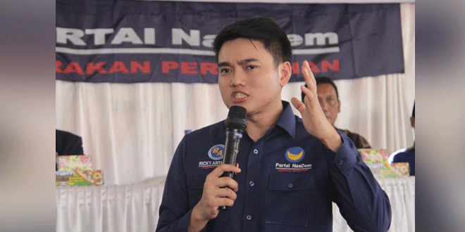 Gubernur Sumut Bobby Nasution meninggalkan sidang paripurna DPRD Sumut