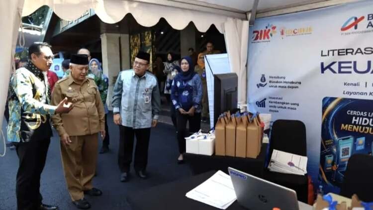 Bupati Malang HM Sanusi sosialisasi Program KEJAR dan RABU untuk pelajar