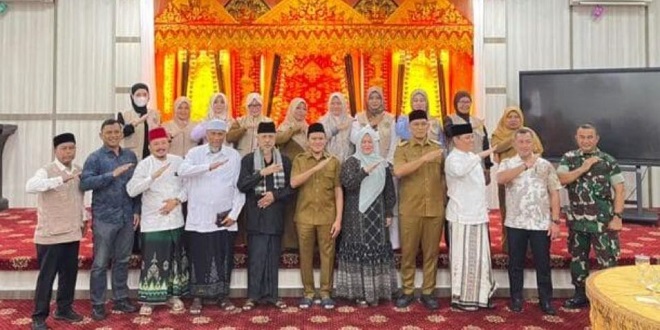 Wakil Gubernur Aceh menerima Tim PPHD Aceh di Meuligoe