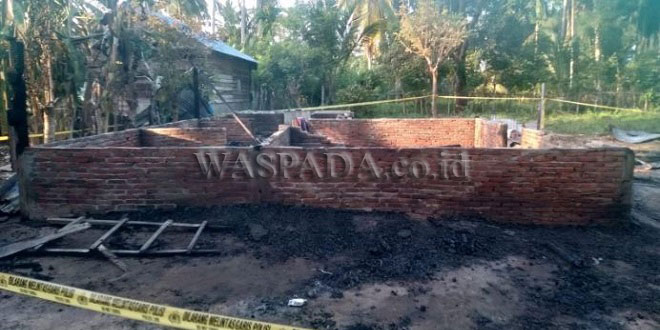 Kebakaran rumah semi permanen di Desa Matang Neuheun, Nurussalam, Aceh Timur