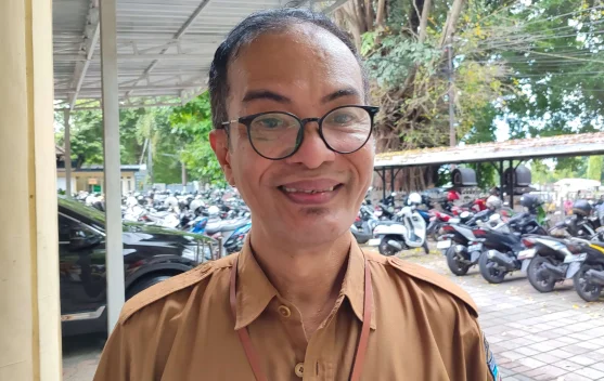 UMKM Mataram menyiapkan produk untuk bazar MotoGP 2026