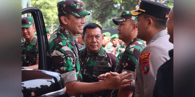 Kapolres Binjai dan Pangdam I/BB saat penyambutan di Makodim 0203/Langkat