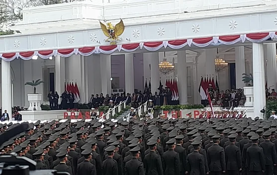 Presiden Prabowo memimpin pelantikan perwira remaja di Istana Merdeka
