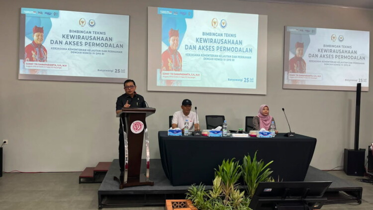 Bimtek Kewirausahaan dan Akses Permodalan di Banyuwangi, peserta dan pemateri