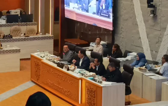 Rapat Komisi V DPR dengan Direktorat Jenderal Perhubungan Darat di Kompleks Parlemen Senayan