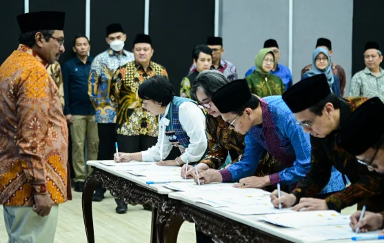 Sekjen Kemkomdigi Ismail memberi sambutan saat pelantikan pejabat di Jakarta