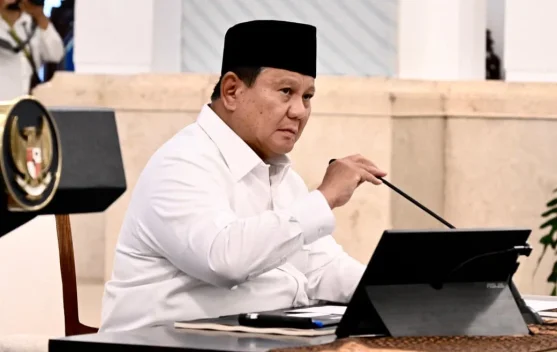 Presiden Prabowo berbicara di Sidang Kabinet Paripurna di Istana Negara Jakarta