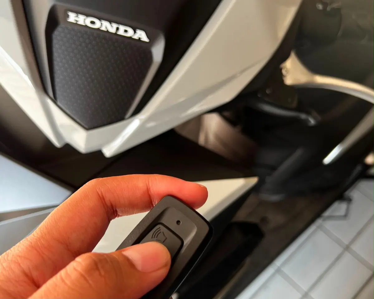 Honda Vario Evo 160 memperlihatkan fitur keamanan Anti Theft Alarm System