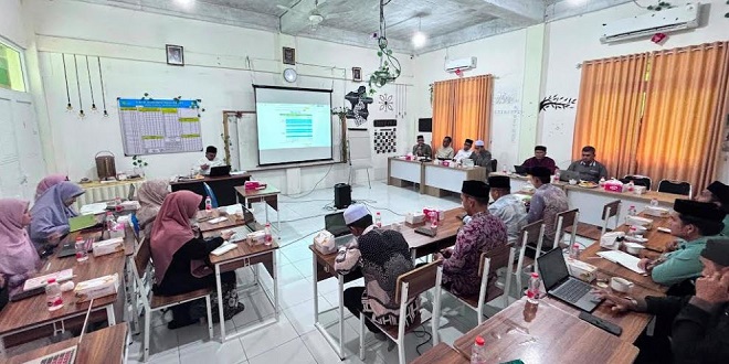 Suasana Rapat Kerja Tahunan Dayah Darul Quran Aceh di Kompleks Dayah