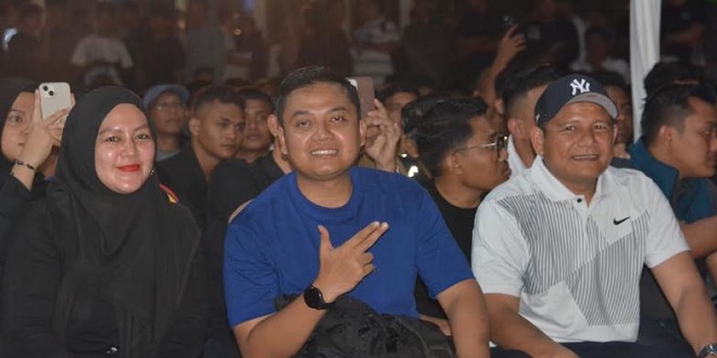 Kerumunan warga menonton nobar Final Piala Dunia 2026 di Lapangan Merdeka Kota Langsa
