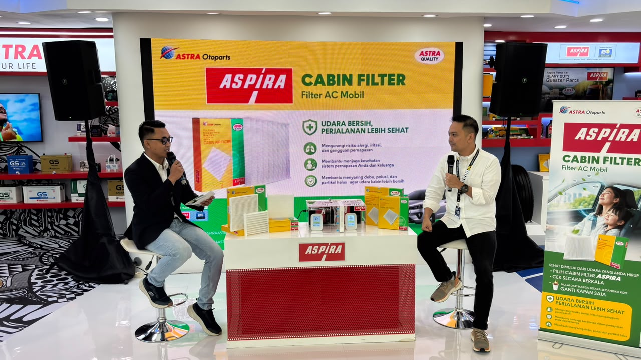 Booth Astra Otoparts di GIIAS 2026 memperagakan uji Cabin Filter Aspira untuk demonstrasi kualitas udara kabin