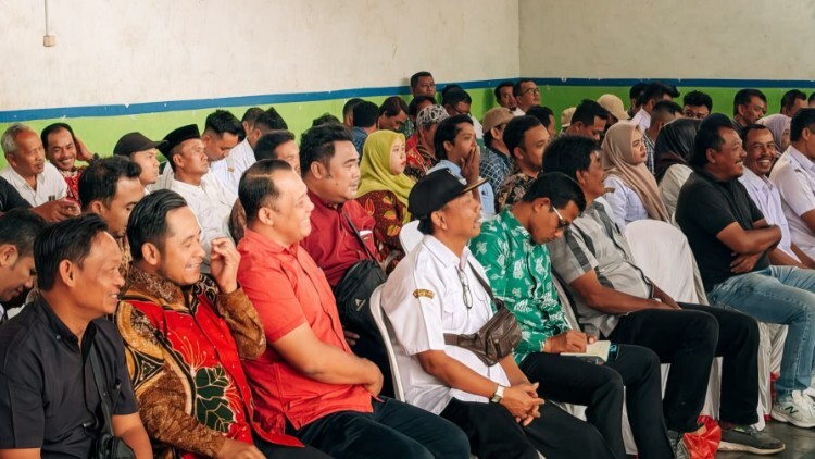 Wakil Ketua DPRD Jatim Deni Wicaksono saat reses di Desa Jogorogo, Ngawi