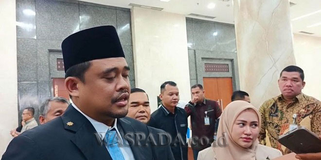 Gubernur Sumatera Utara Bobby Nasution menandatangani LKPJ 2025 di Gedung DPRD Sumut
