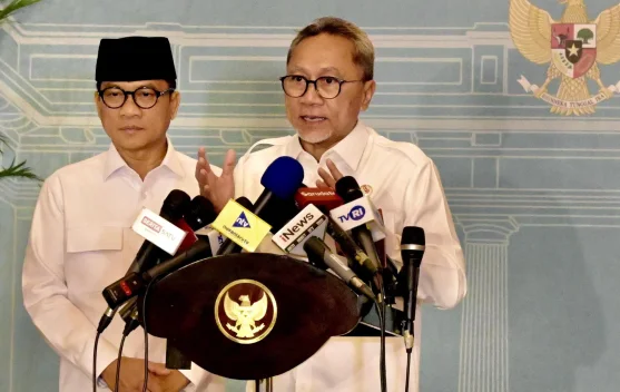 Menteri Koordinator Pangan Zulkifli Hasan menyampaikan kebijakan KDMP di Istana Kepresidenan