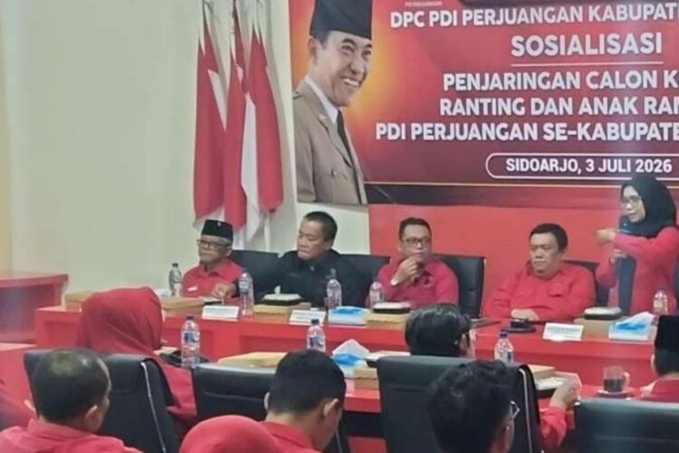 Bambang Riyoko saat rapat DPC PDI Perjuangan Sidoarjo 3 Juli 2026