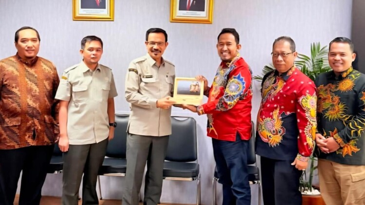 Bupati Sumenep Achmad Fauzi saat rapat koordinasi dengan Kementan di Jakarta