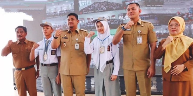 Gubernur Bobby Nasution membuka MPLS di SMA Negeri 1 Binjai dihadiri pejabat dan siswa baru
