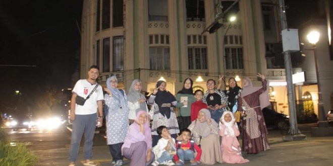 Peserta Heritage Trip Medan mengunjungi museum dan situs bersejarah pada 11 Juli