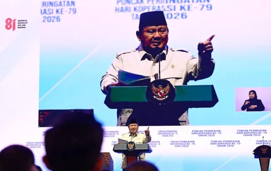 Presiden Prabowo berpidato pada peringatan Hari Koperasi ke-79 di Istora Senayan