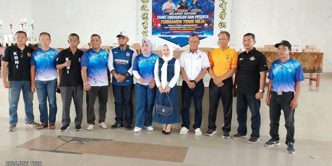 Ketua PTMSI Labuhanbatu Muhammad Syahbani membuka turnamen tenis meja di Rantauprapat