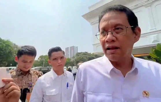 Menteri tiba di Istana Negara untuk rapat tentang Koperasi Desa Merah Putih