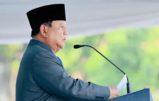 Presiden Prabowo memberi arahan pada pelantikan Pamong Praja Muda Angkatan 33 di Jatinangor