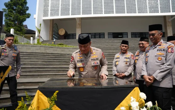 Wakapolri meresmikan revitalisasi Masjid Panggilan Sujud di Sespim Lemdiklat Polri saat Hari Bhayangkara ke-80