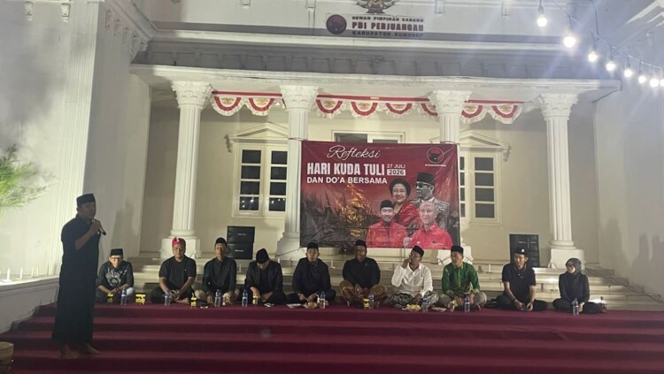 Refleksi 30 Tahun Kudatuli di halaman DPC PDI Perjuangan Sumenep
