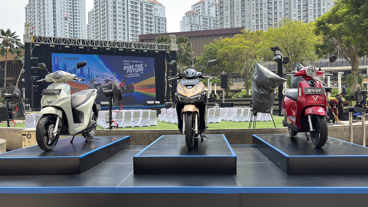 Peluncuran tiga motor listrik VinFast di Tribeca Jakarta dengan model Evo, Feliz II, dan Viper