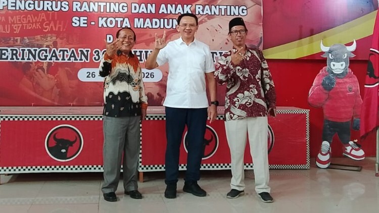 Basuki Tjahaja Purnama (Ahok) saat kunjungan ke Kantor DPC PDIP Kota Madiun