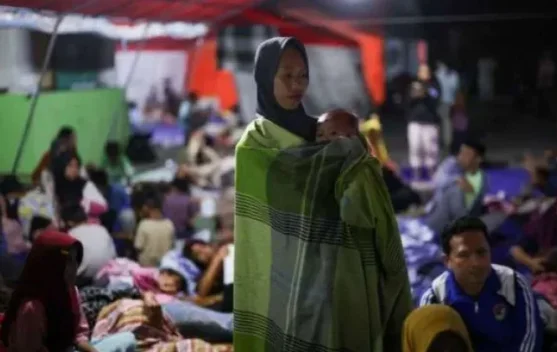 Evakuasi warga dan peta lokasi gempa di Flores, Nusa Tenggara Timur pasca gempa 15 Agustus 2026