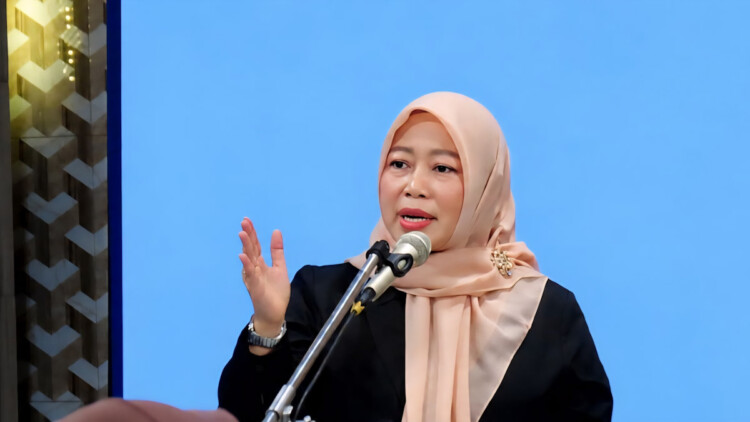 Ansari berbicara tentang ruang aman perempuan di event KOPRI Pamekasan