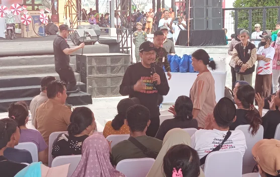 Mensos Saifullah Yusuf hadir di Jamuan Rakyat Kalijodo 18 Agustus 2026 saat pembagian sembako