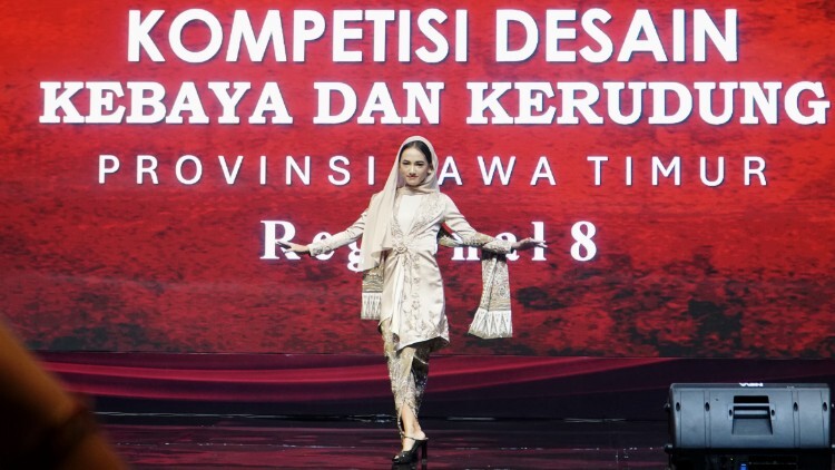 Kebaya Fatmawati Menak Sopal karya Yeni Purwati memperkenalkan budaya Trenggalek