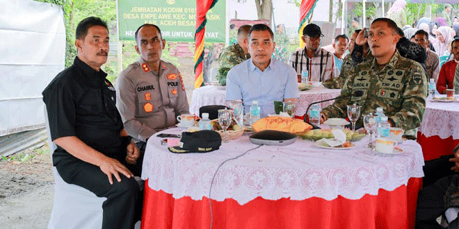 Wakil Bupati Aceh Besar mendukung pembangunan jembatan dan titik air bersih untuk percepat pemerataan