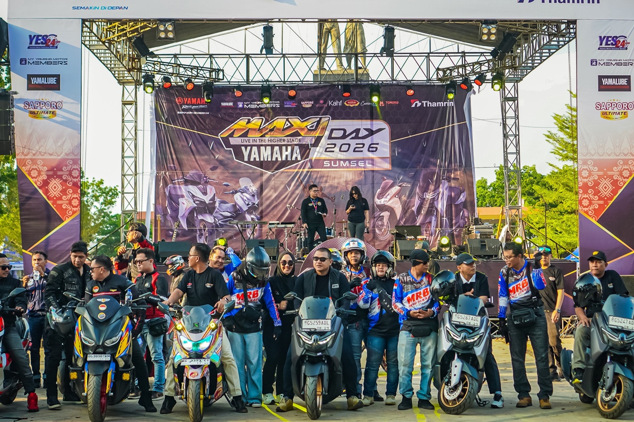 Rombongan bikers MAXi Yamaha berkumpul saat MAXi Yamaha Day di Prabumulih Sumatera Selatan
