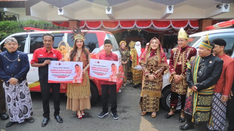 Dua unit ambulans diserahkan di Pendopo Manggala Praja Nugraha Trenggalek