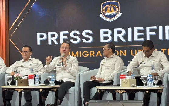Dirjen Imigrasi Hendarsam Marantoko berbicara tentang kajian digital nomad