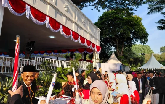 Poster pendaftaran penonton upacara bendera di Istana Merdeka untuk HUT RI