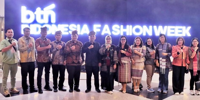 Ketua Dekranasda Hj. Darmawati AAS di penutupan BTN Indonesia Fashion Week 2026