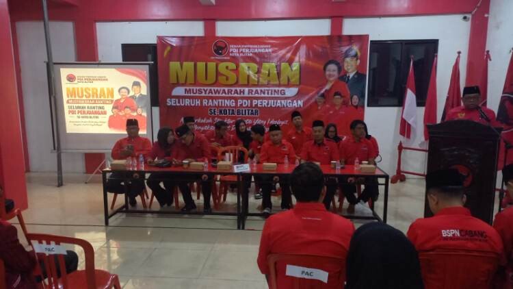 Pengurus Musyawarah Ranting PDI Perjuangan Kota Blitar dibacakan dan diambil sumpah