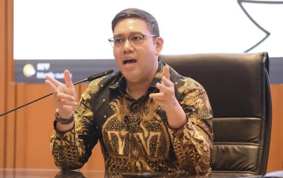 Pagar tinggi di depan pusat perbelanjaan sebagai langkah pengelola gedung
