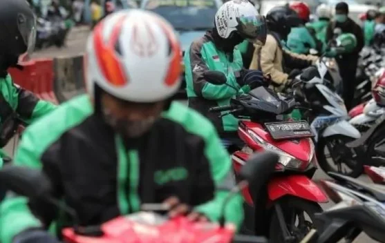 Pengemudi ojek online menunggu kepastian hukum status UMKM