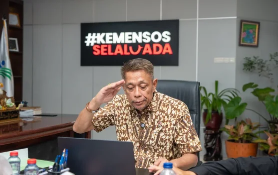 Wakil Menteri Sosial Agus Jabo Priyono berbicara dalam seminar SNasPPM XI UNIROW secara daring