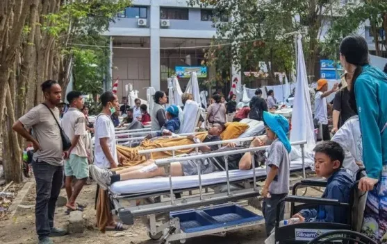 Evakuasi dan bantuan bagi korban gempa di Nusa Tenggara Timur